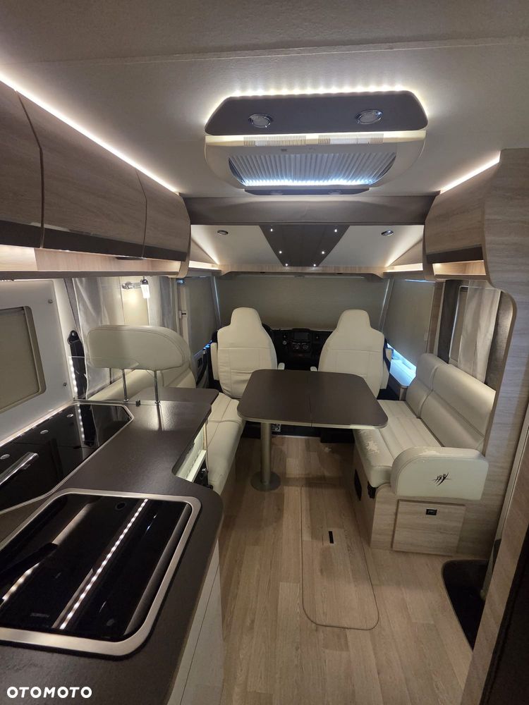 Rapido 8096dF S80 Ultimate Line Kamper 5 Osób Wersja Zimowa Podwójna Podłoga Klasa Premium Bogaty Oświetlenie Ambiente Euro 6 Felgi Aluminiowe - 8