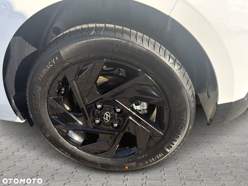 Hyundai i20 1.0 T-GDi Modern Black DCT - 18