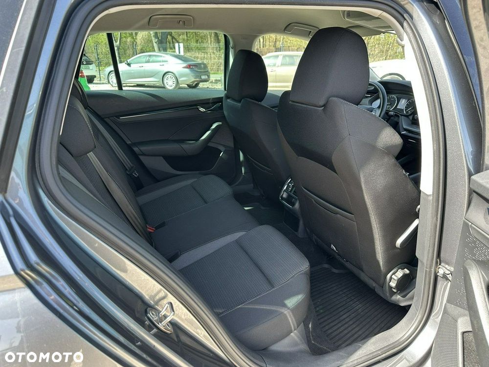 Skoda Octavia 2.0 TDI Ambition DSG - 18