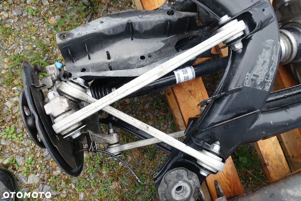 DYFER MOST TYLNY ZAWIESZENIE WAHACZE PÓŁOŚ MERCEDES W205 17r. - 10