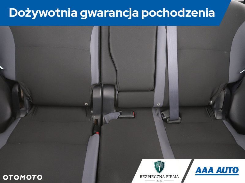 Mitsubishi Outlander - 12