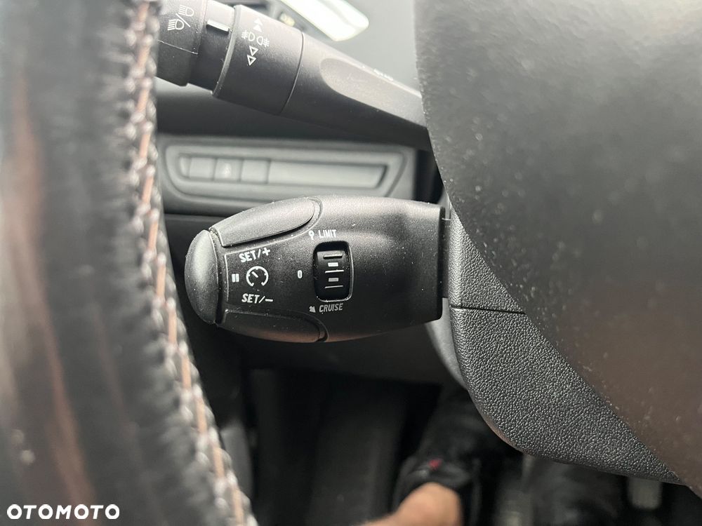 Peugeot 208 95 VTI Active - 29