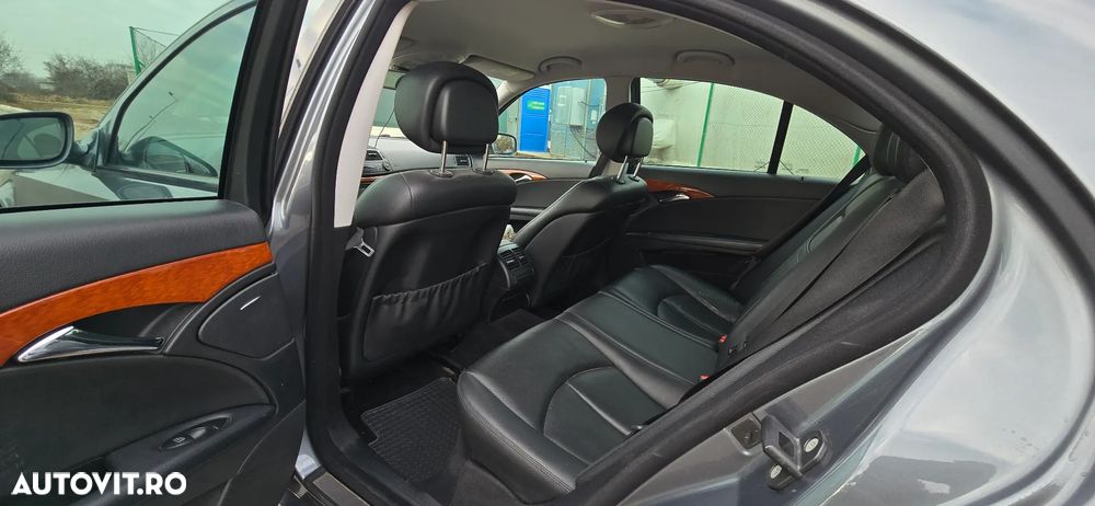 Mercedes-Benz E - 11