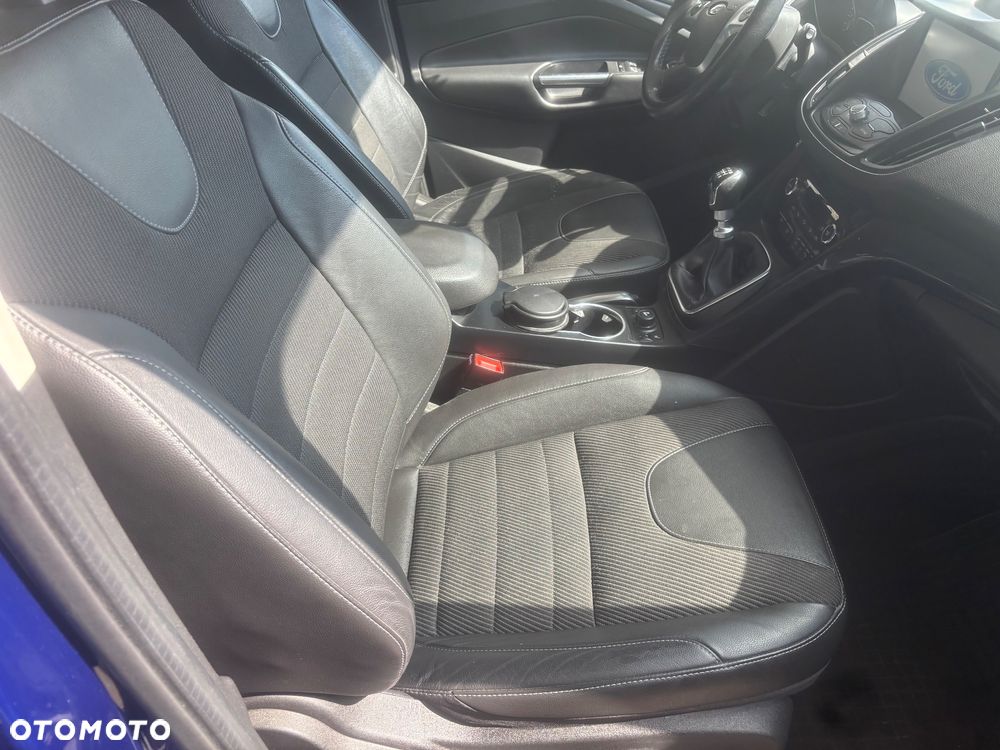 Ford Kuga 1.5 EcoBoost 2x4 Titanium - 18