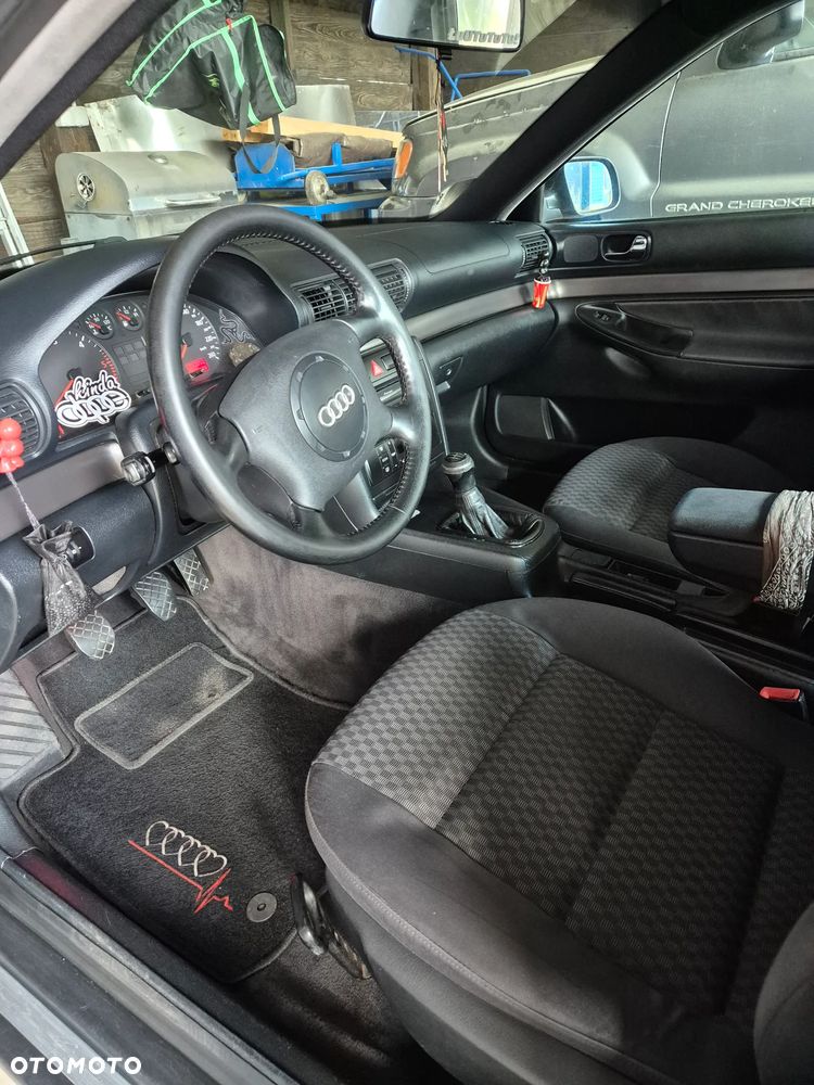 Audi A4 Limousine - 17