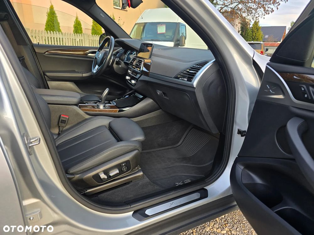 BMW X3 xDrive30i GPF Luxury Line - 35