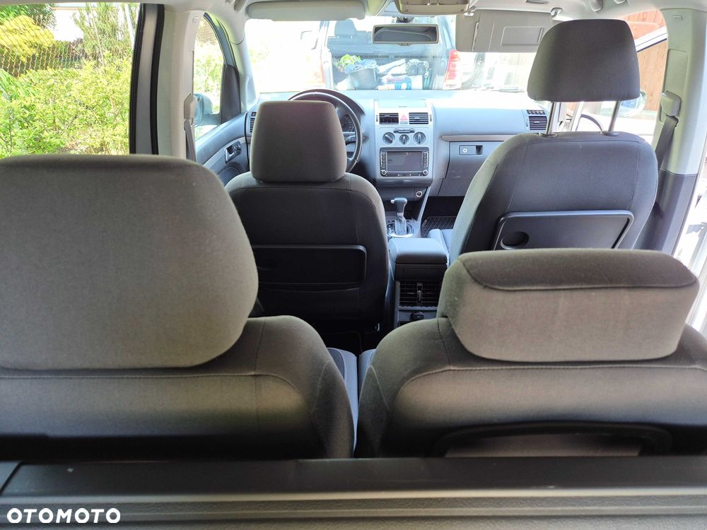 Volkswagen Touran - 5