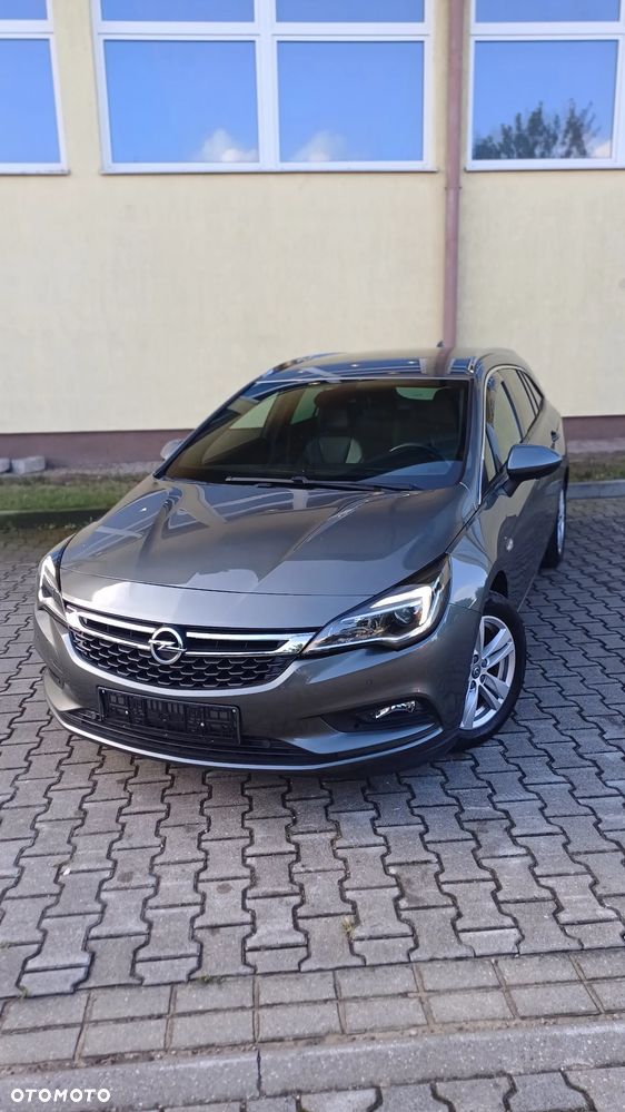 Opel Astra 1.6 D (CDTI) Start/Stop Sports Tourer Innovation - 2