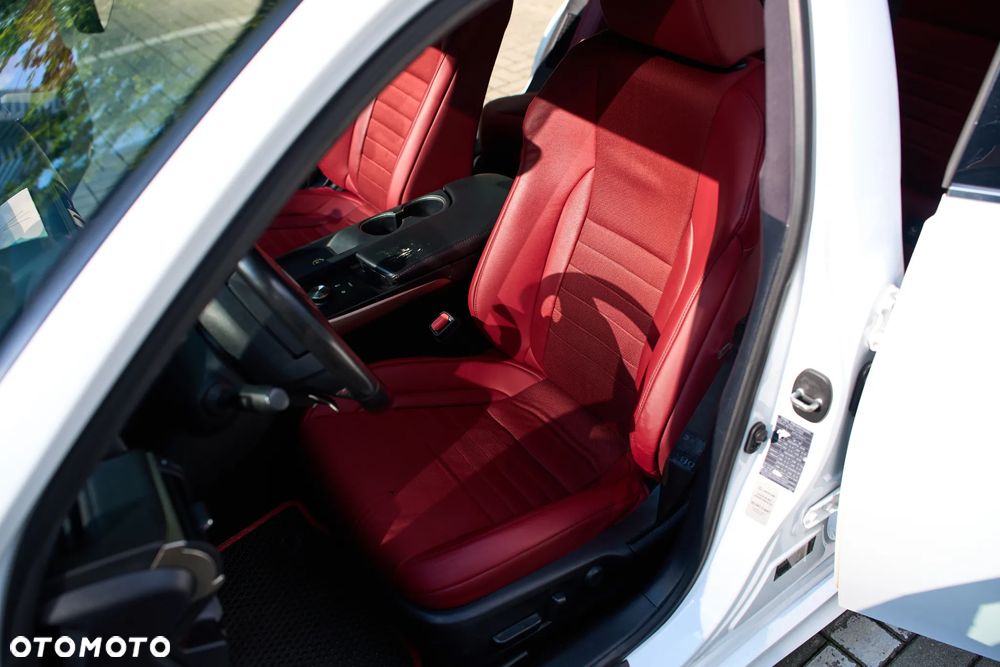 Lexus IS 300h F Sport - 20