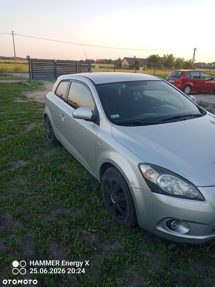 Kia Ceed - 9