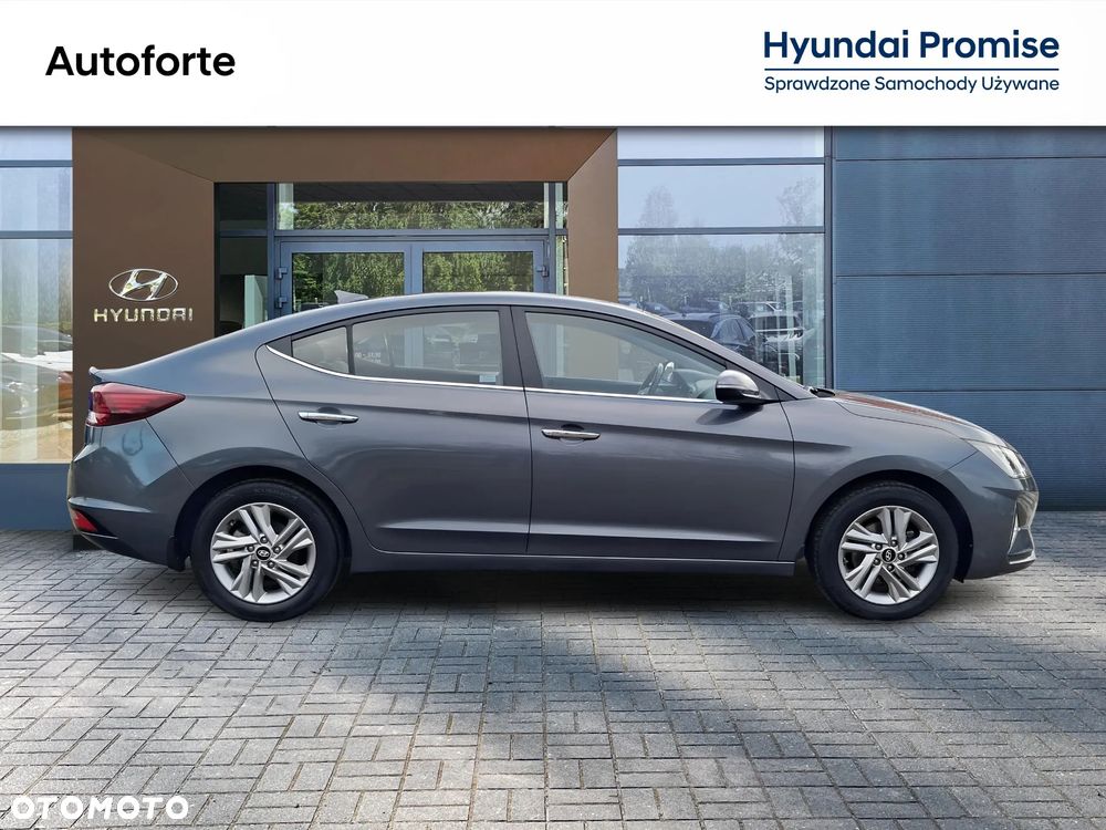 Hyundai Elantra 1.6 Comfort - 6