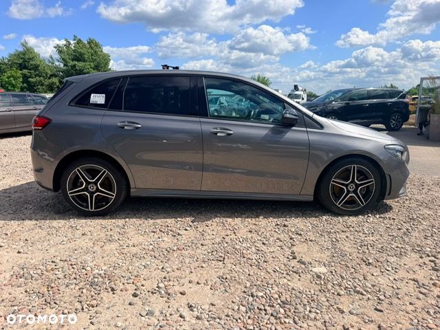 Mercedes-Benz Klasa B 220 d 4-Matic 8G-DCT - 3