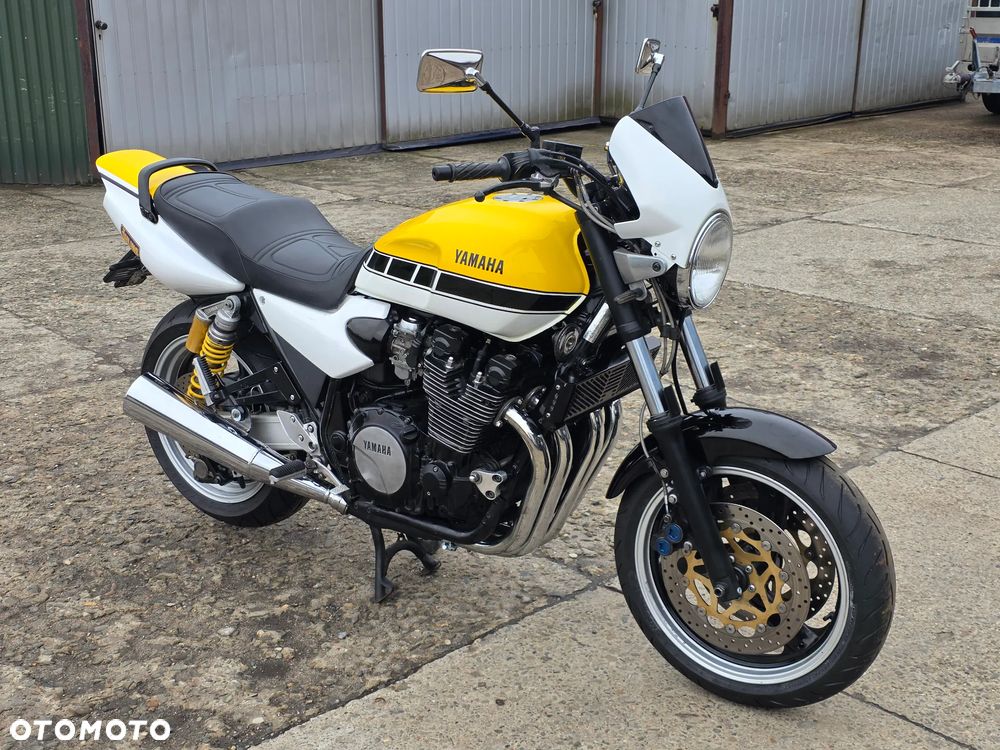 Yamaha XJR - 1