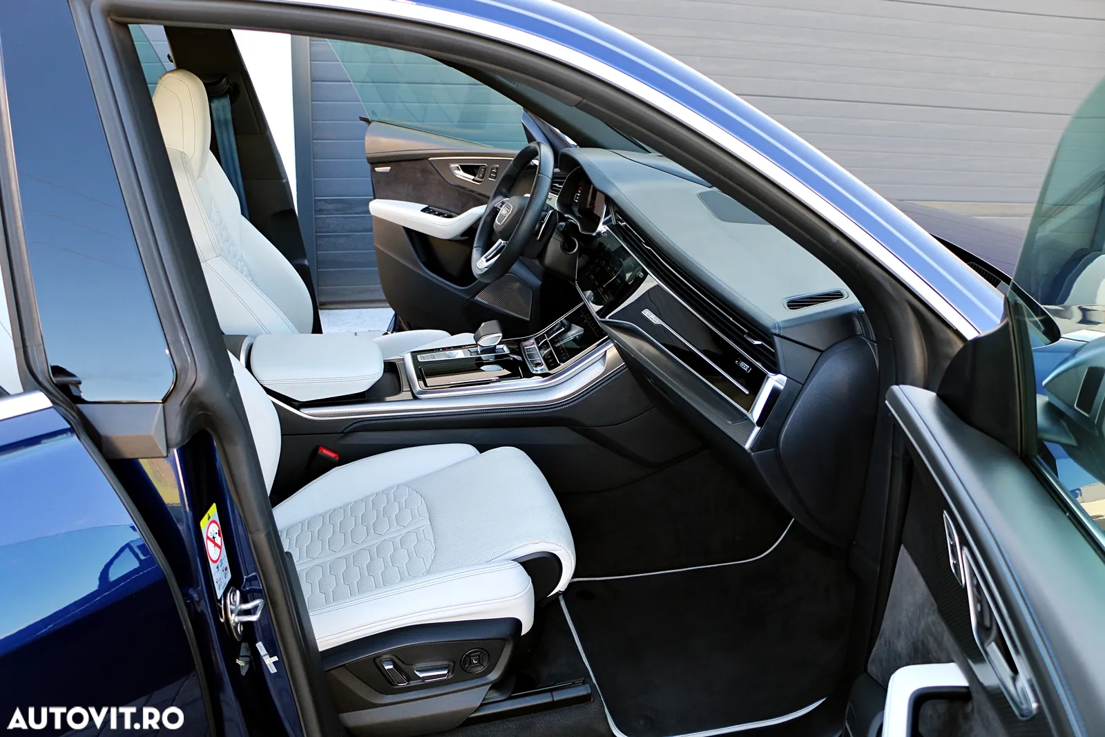 Audi RS Q8 TFSI quattro tiptronic - 11
