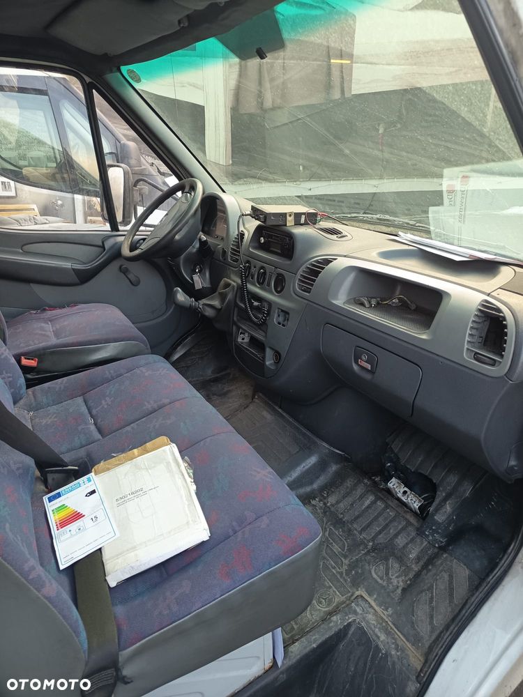 Mercedes-Benz Sprinter - 4