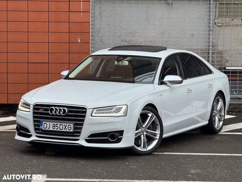 Audi S8 - 1