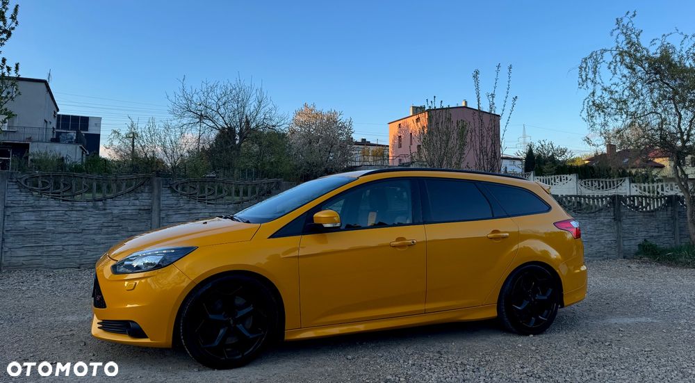 Ford Focus 2.0 EcoBoost ST mit Leder-Sport-Paket - 6