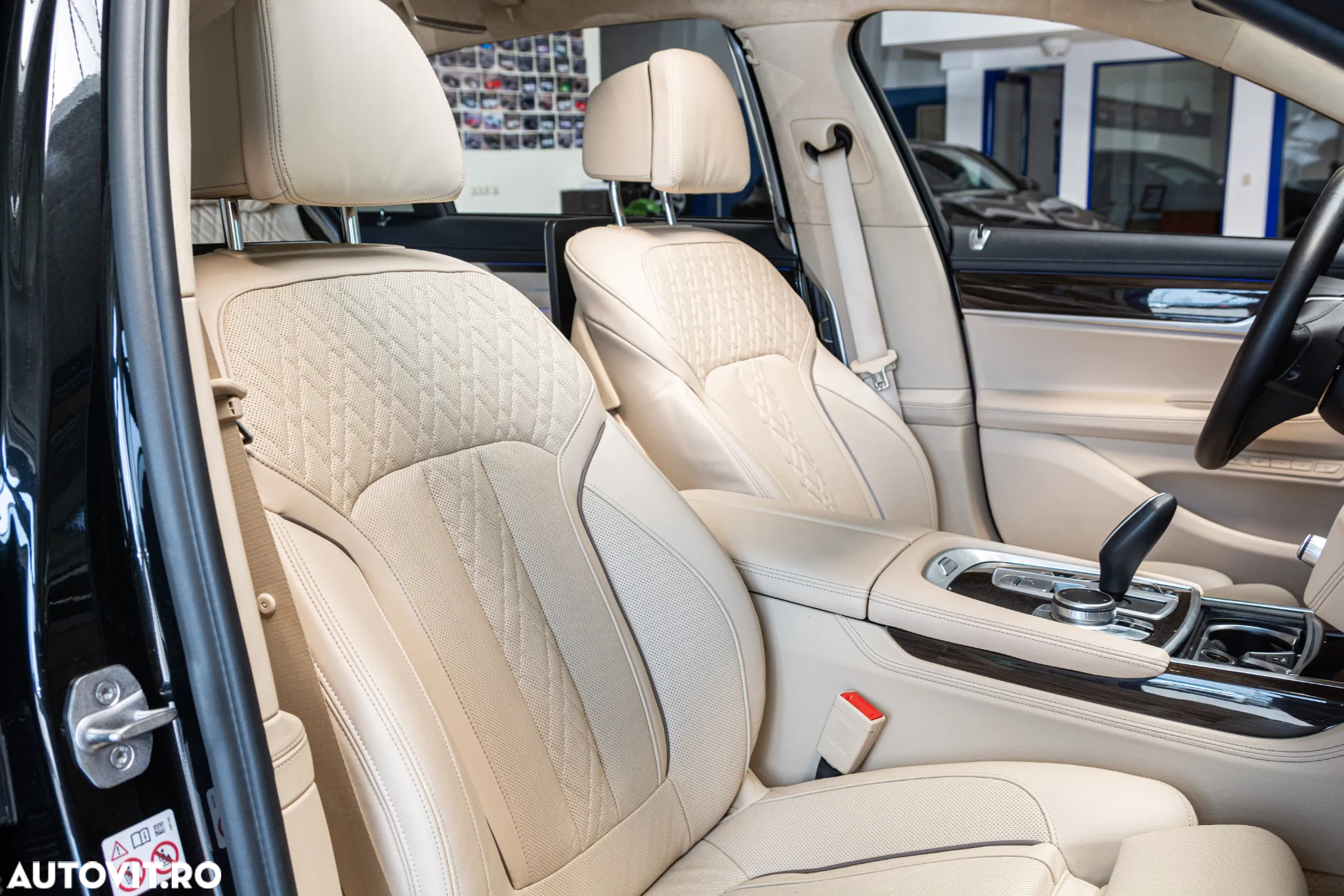 BMW Seria 7 730d xDrive MHEV - 15