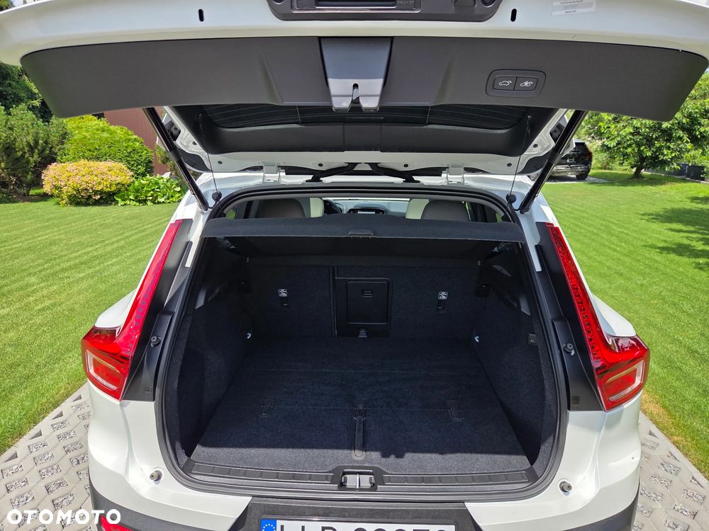 Volvo XC 40 B5 AWD Ultimate Dark - 24