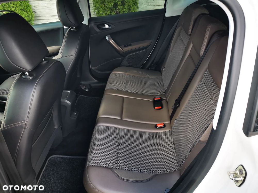 Peugeot 2008 e-HDi FAP 115 STOP & START Allure - 16