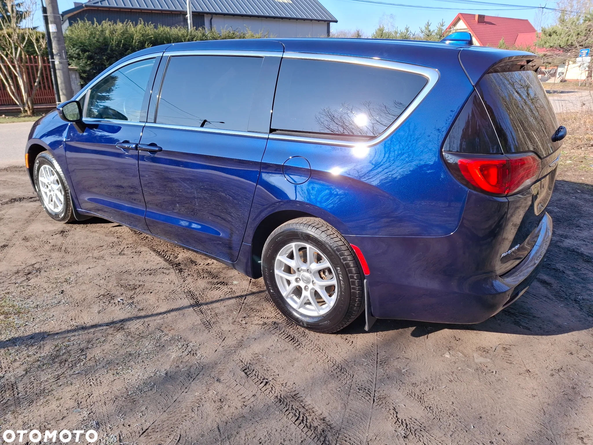 Chrysler Pacifica - 5