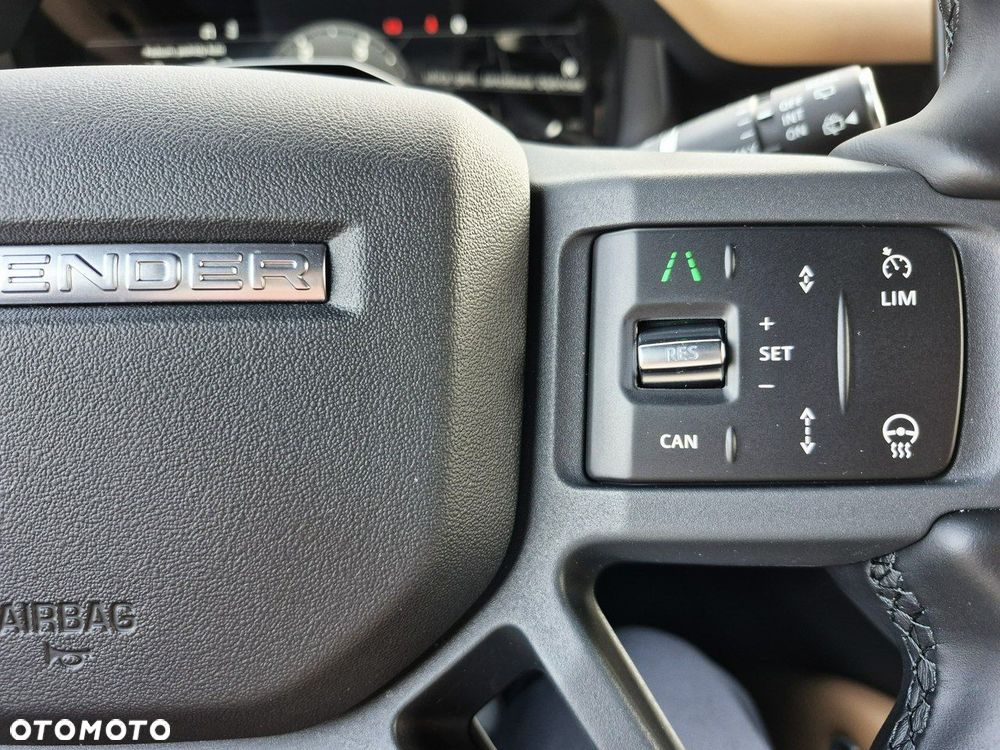 Land Rover Defender - 33