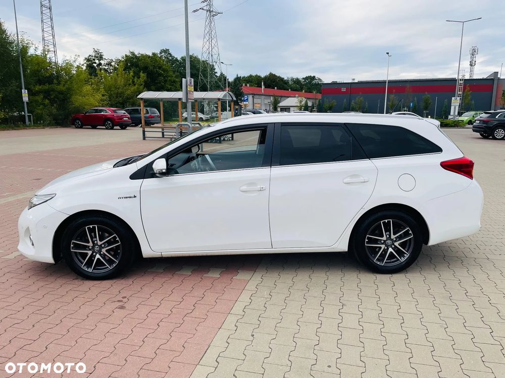 Toyota Auris 1.8 HSD Luna - 2