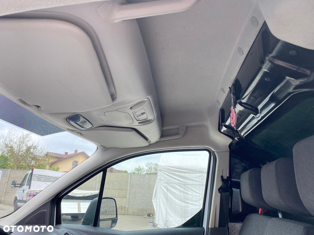 Ford CONNECT - 12