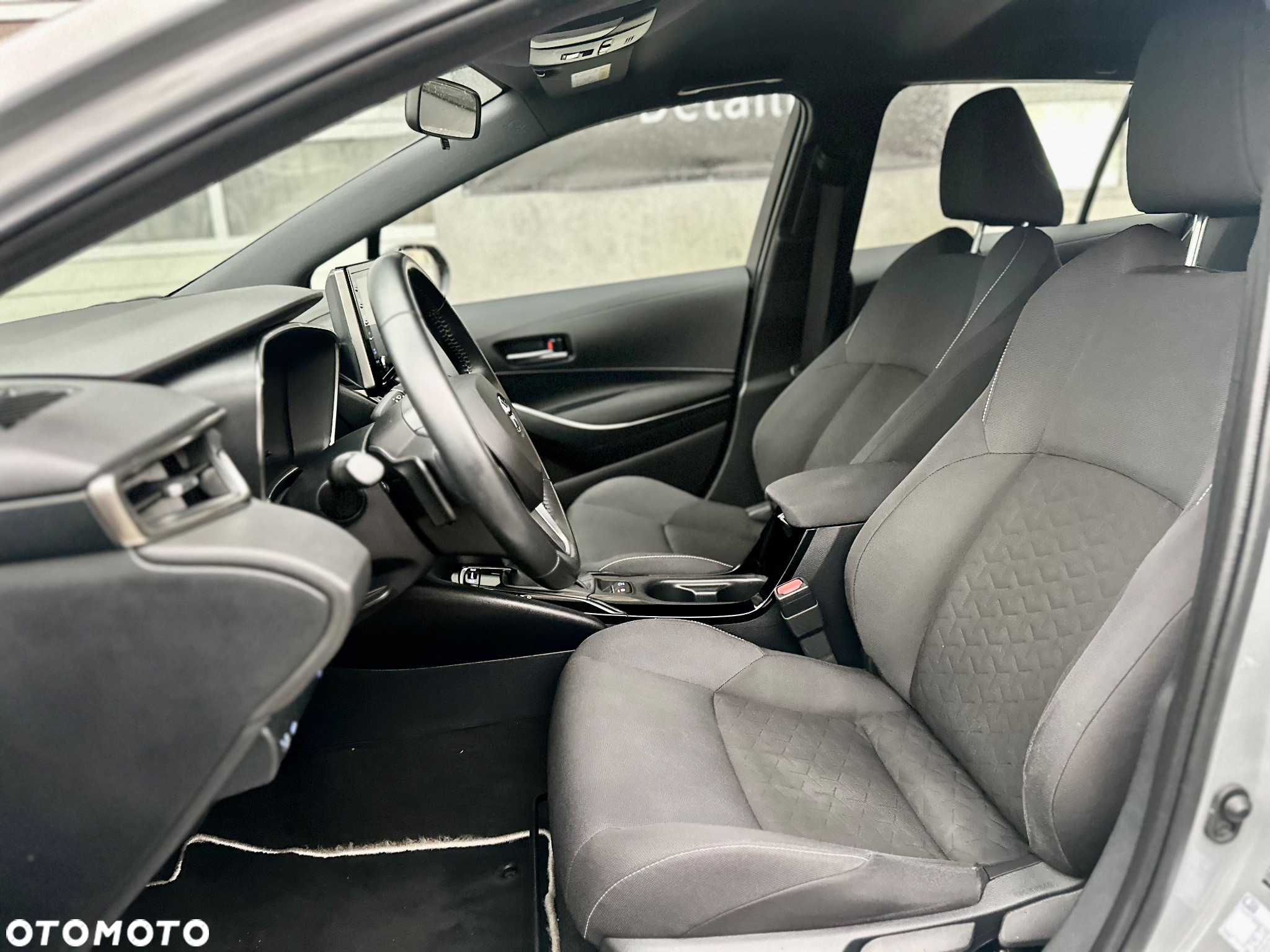 Toyota Corolla 2.0 Hybrid Comfort - 12