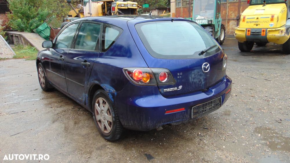 Bara spate Mazda 3,hatchback,an 2006 - 2