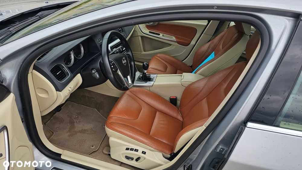 Volvo S60 DRIVe Summum - 29