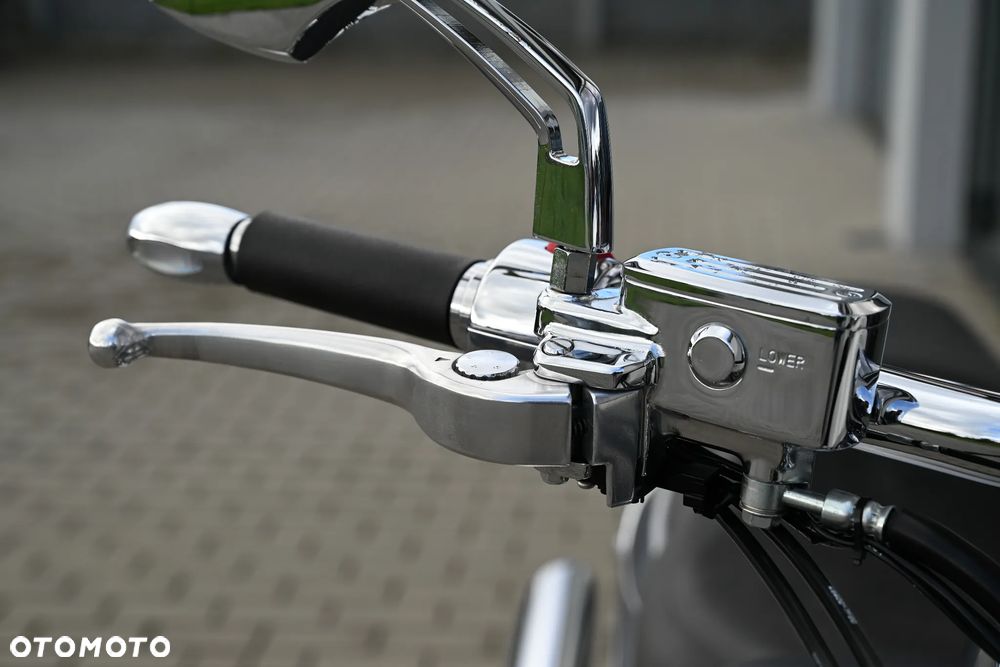 Suzuki Intruder - 20