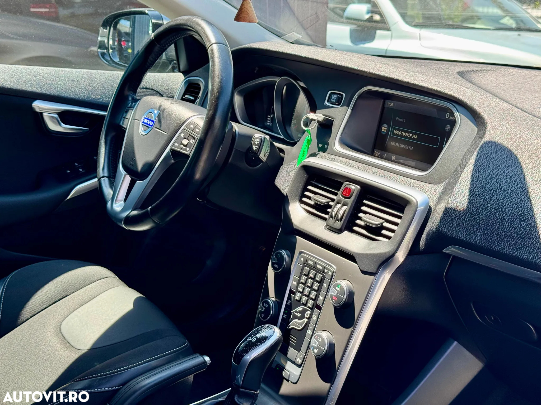 Volvo V40 D2 ECO Aut. Momentum - 22