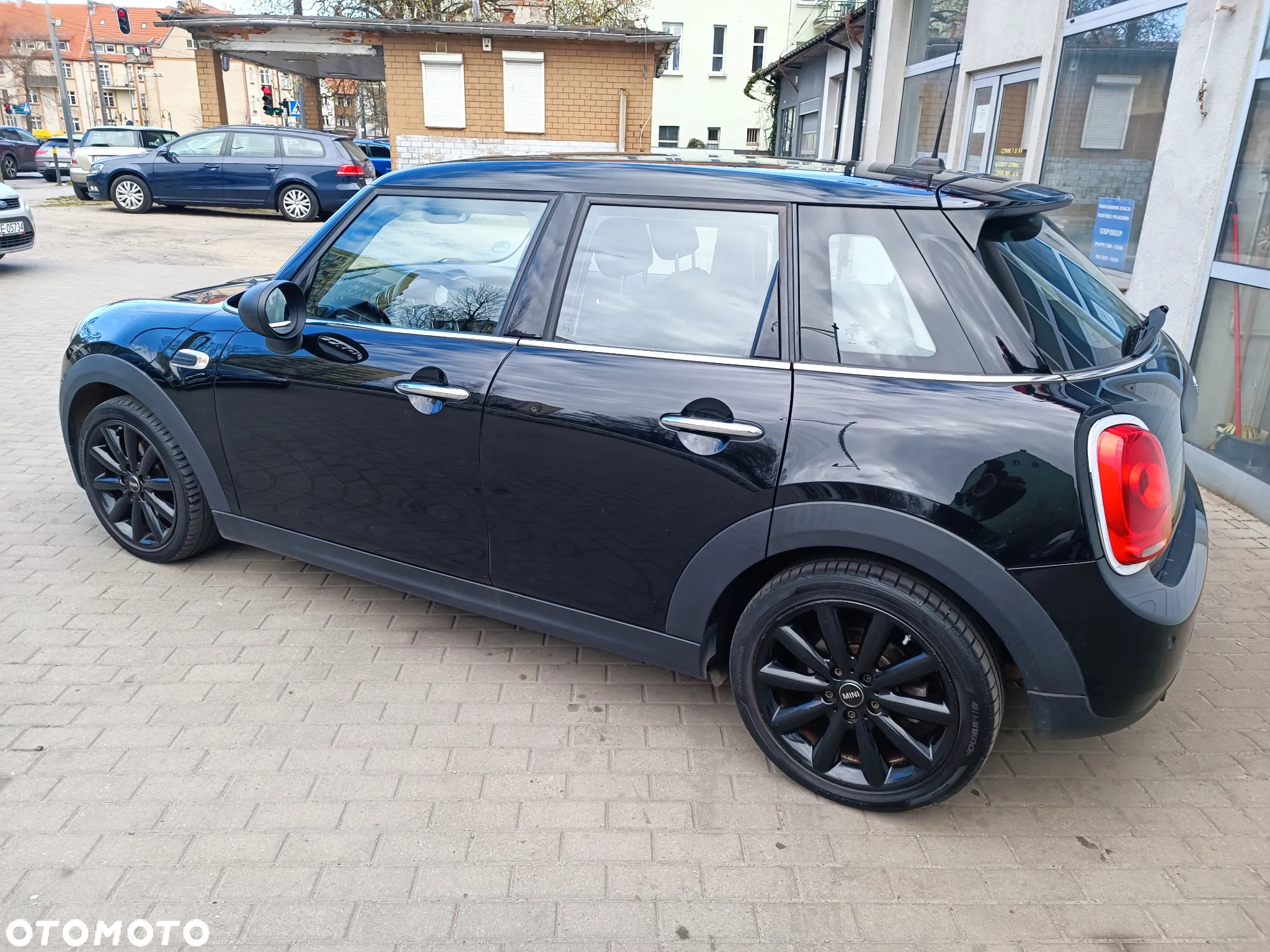 MINI ONE First - 4