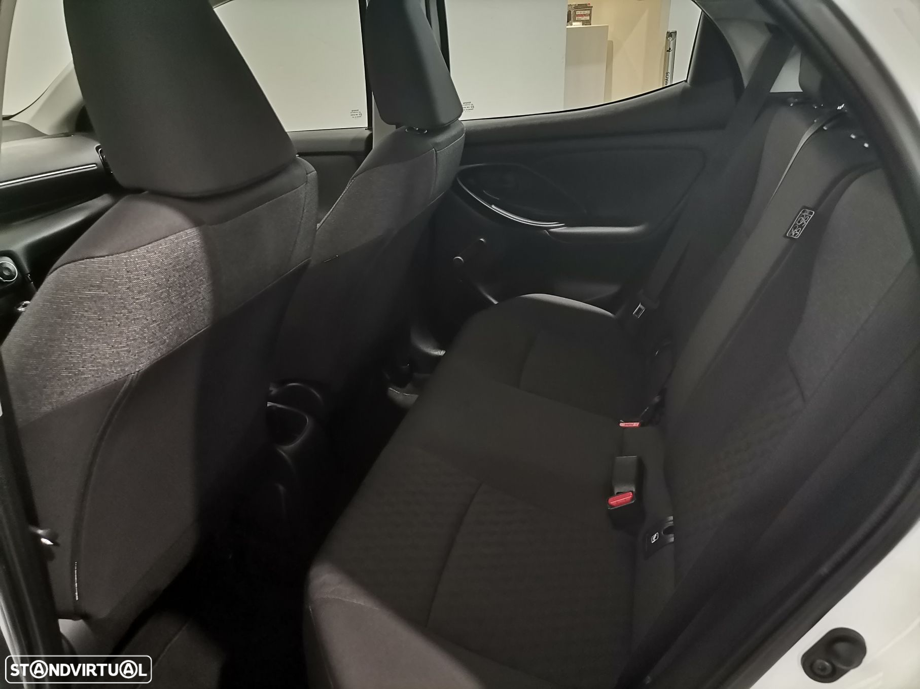 Toyota Yaris 1.0 VVT-i Comfort Plus - 11