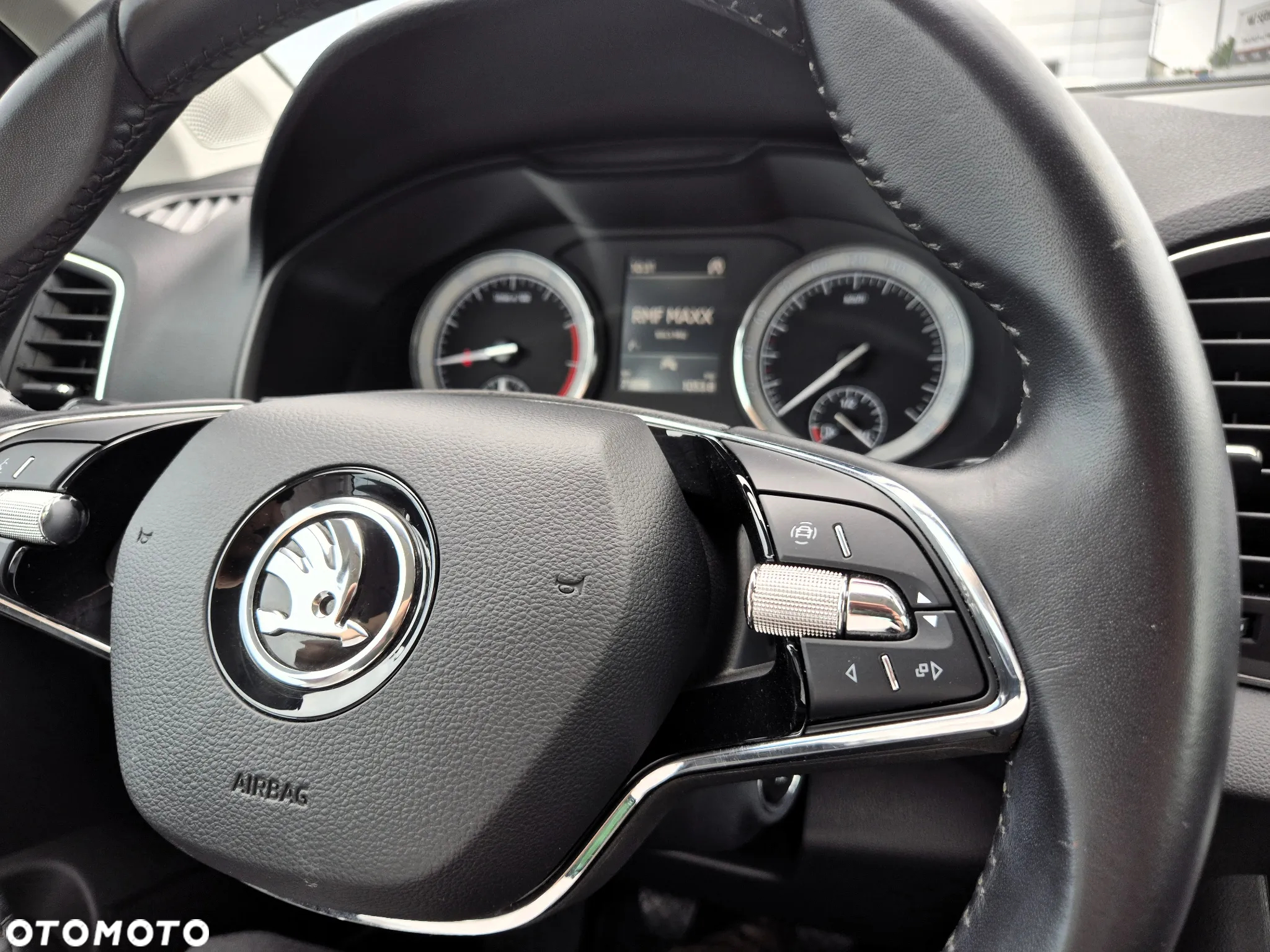 Skoda Karoq 1.5 TSI ACT GPF 4x2 Ambition - 28