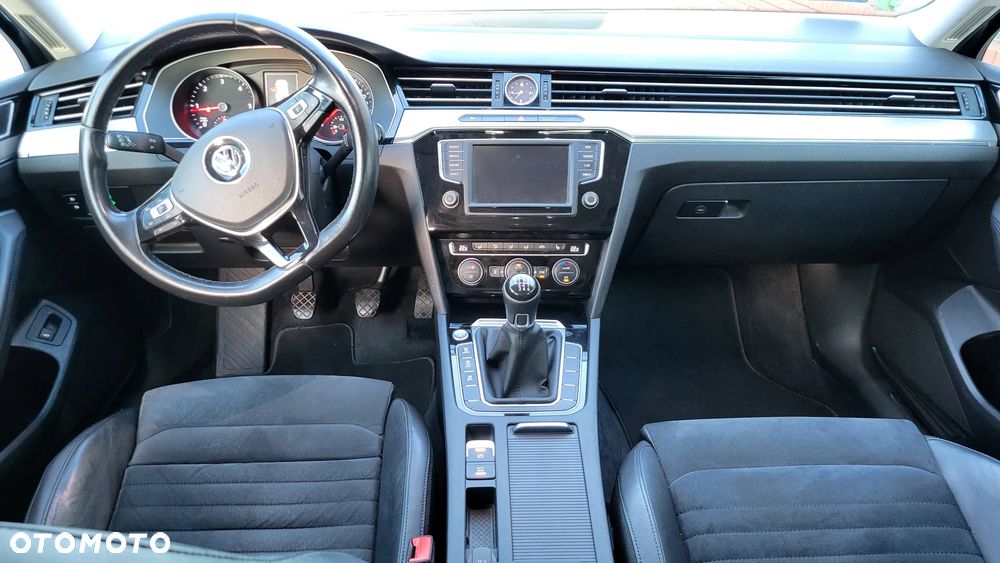Volkswagen Passat 2.0 TDI BMT 4Mot Highline - 16