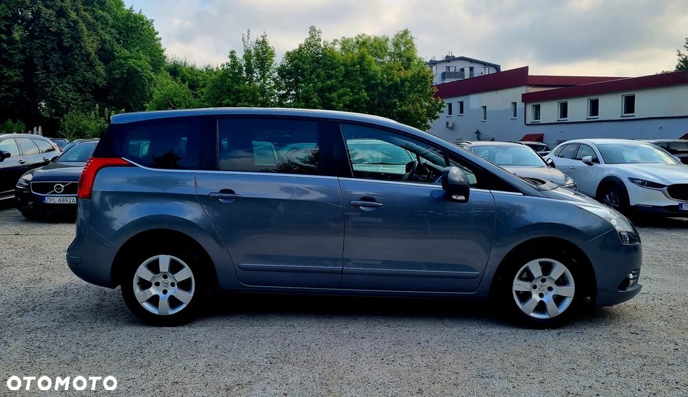 Peugeot 5008 2.0 HDi Family 7os - 8