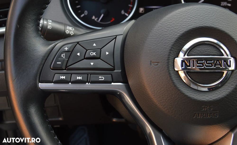 Nissan Qashqai 1.6 DCI Xtronic ACENTA - 25