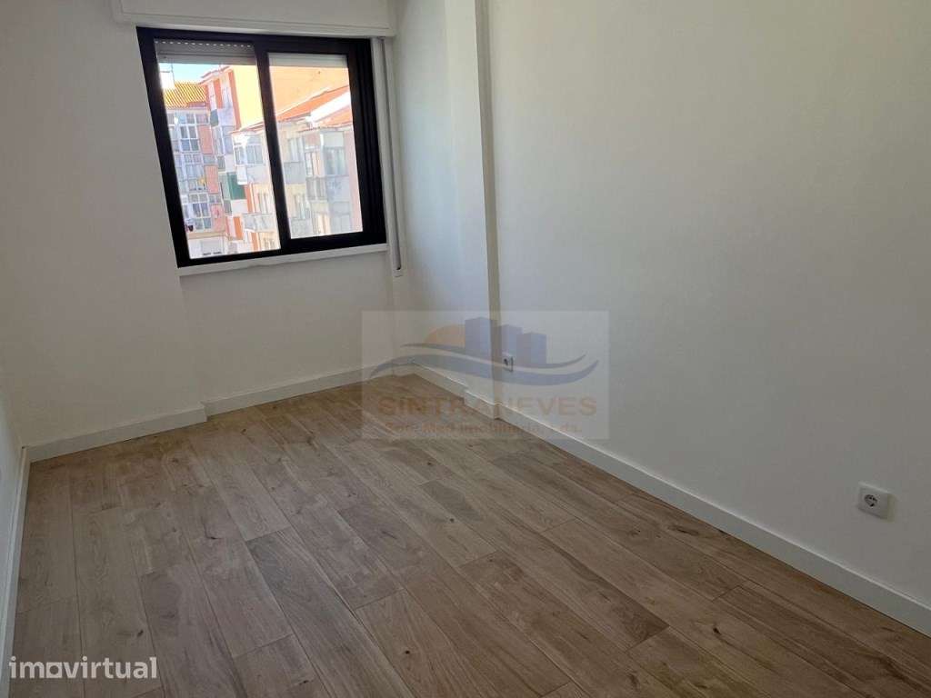 Apto T3 Totalmente Remodelado em Odivelas, Zona Central Cozinha Com... - Grande imagem: 4/17