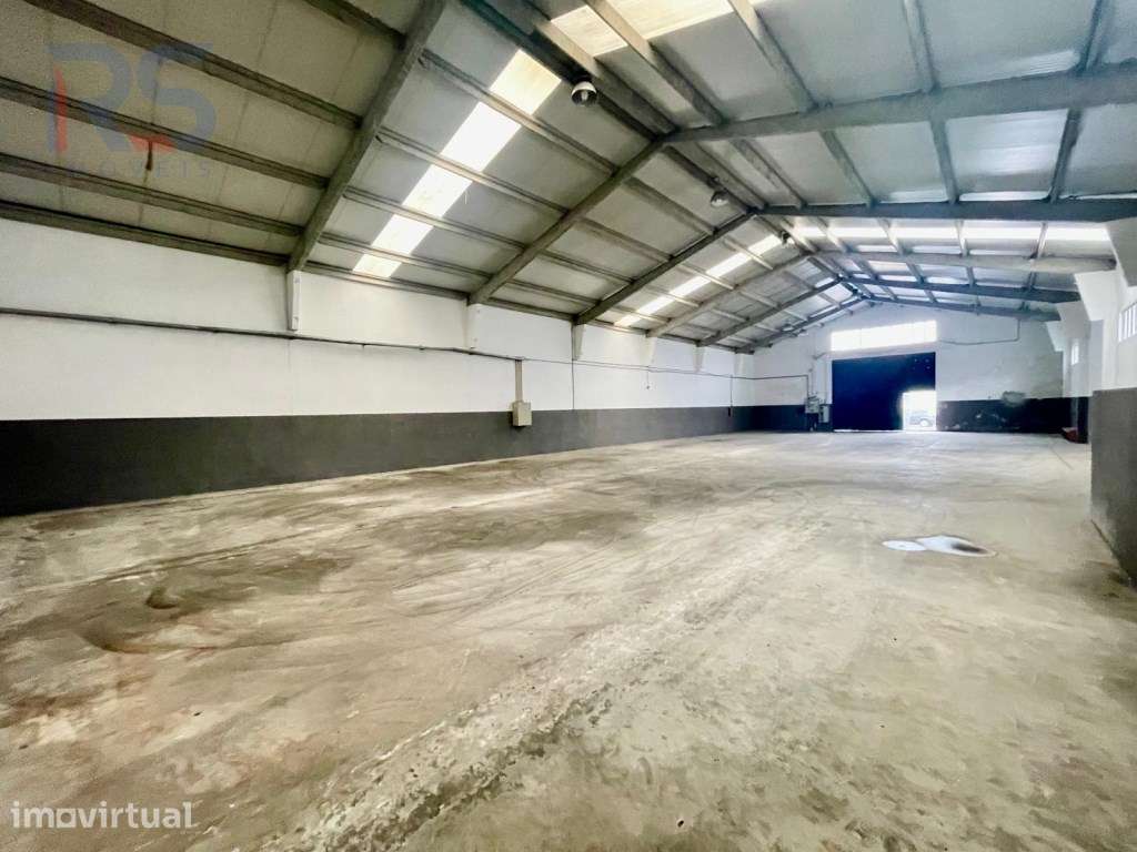 Armazém 530 m² + 220 m² logradouro - Grande imagem: 2/13