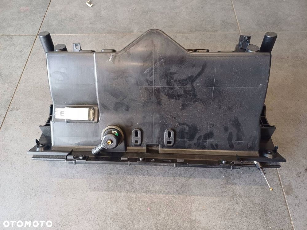 SCHOWEK PASAŻERA + ZAMEK PORSCHE CAYENNE  I 02-10R - 2