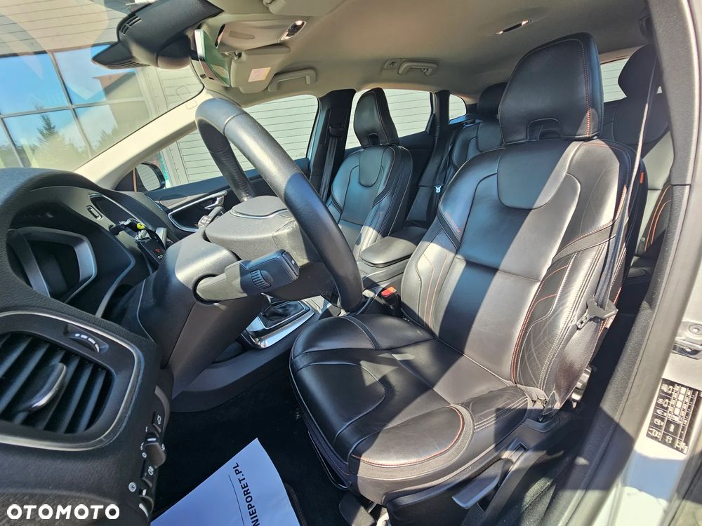 Volvo V40 T3 Drive-E R-Ocean Race - 13