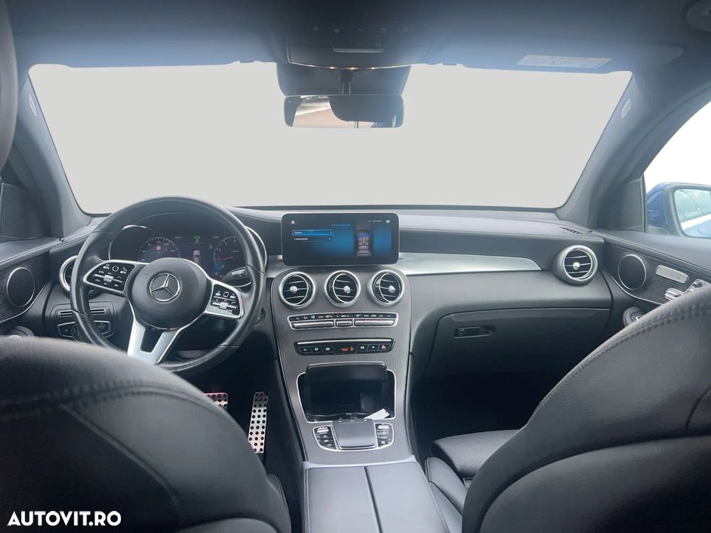 Mercedes-Benz GLC Coupe 300 4MATIC MHEV - 10