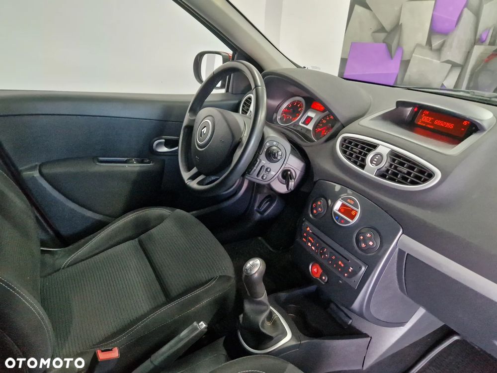 Renault Clio - 18