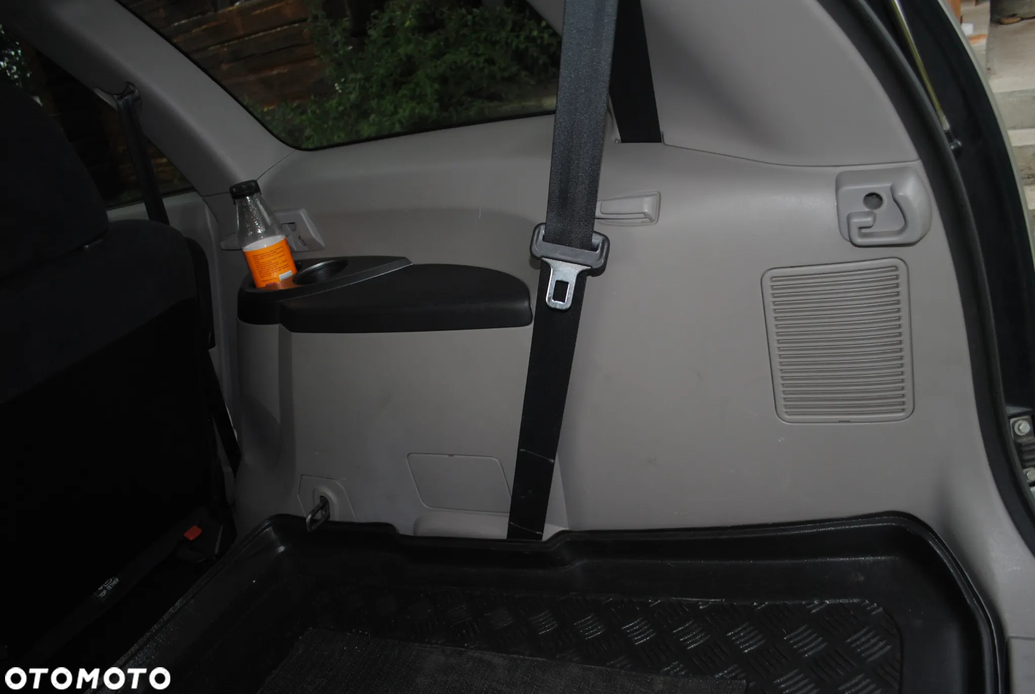 Mitsubishi Grandis 2.0 DID Intense - 29