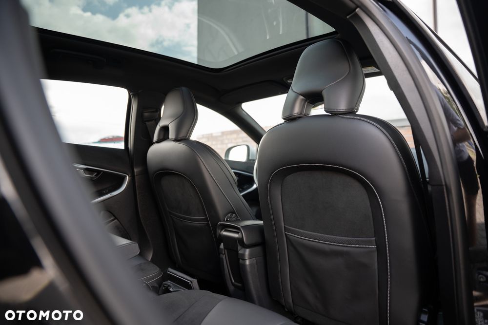 Volvo V40 T3 Geartronic RDesign - 34