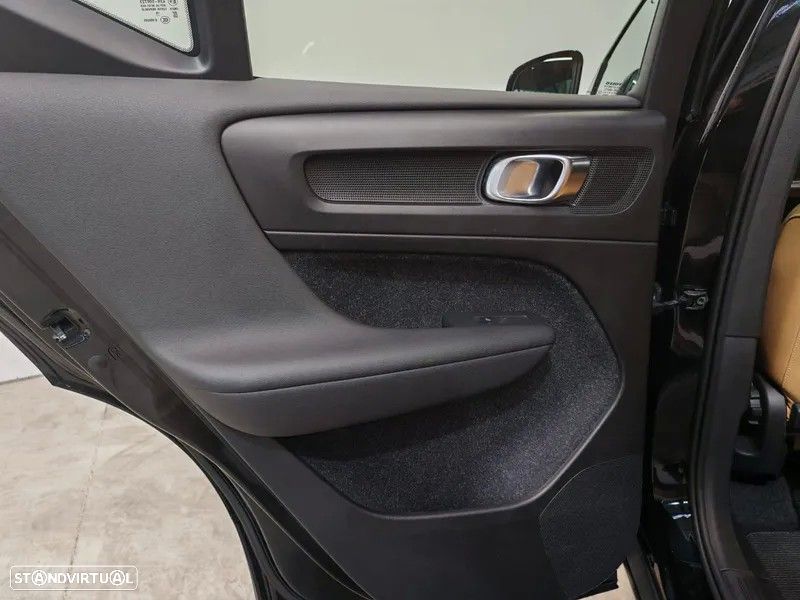 Volvo XC 40 2.0 D3 Inscription Geartronic — fotografia 21