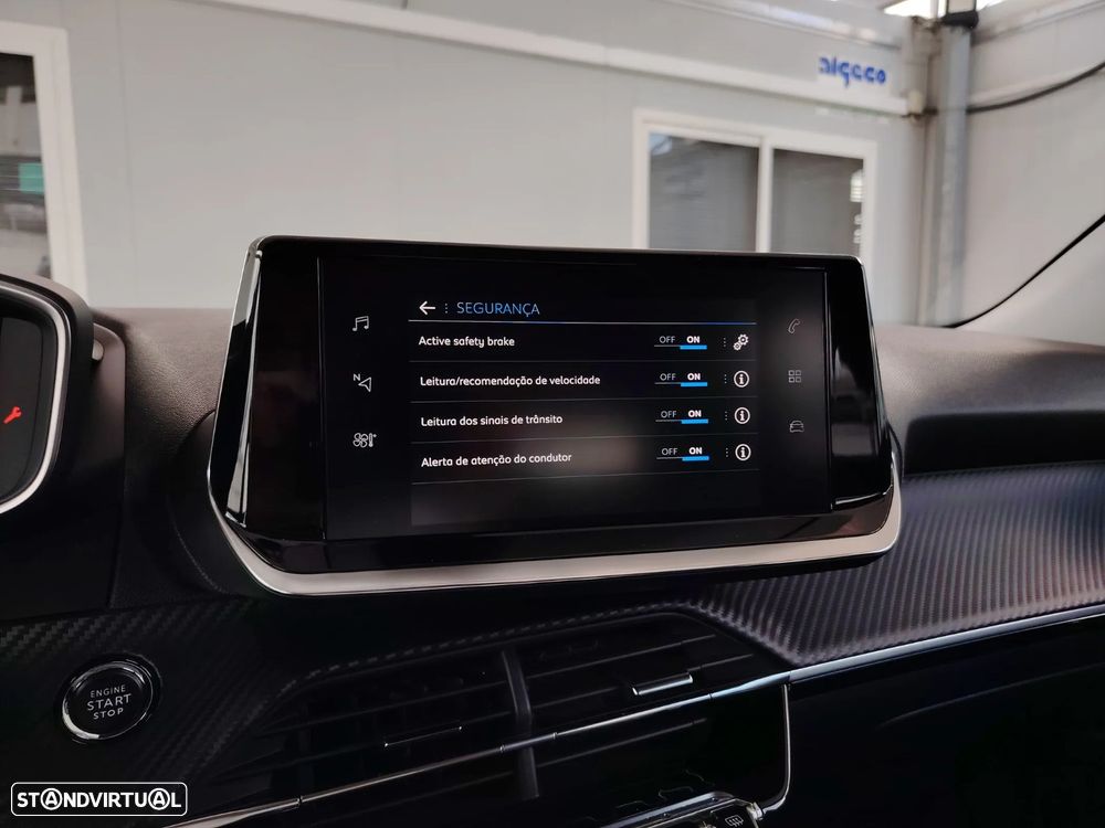 Peugeot 2008 PureTech 130 EAT8 Allure - 20