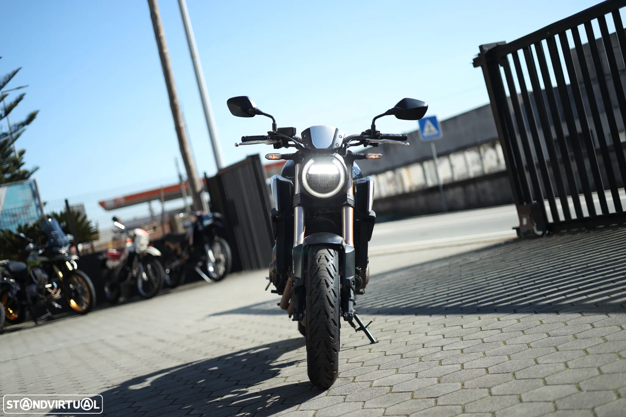Honda CB 650R AKRAPOVIC - 9